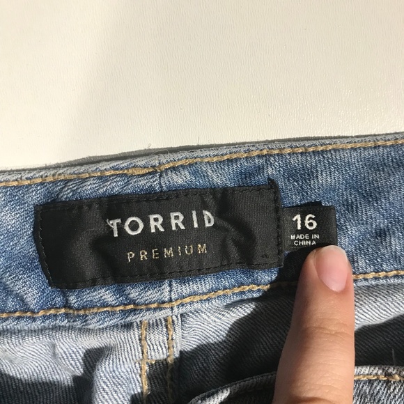 Torrid | Floral Embroidered Boyfriend Jeans Size16 - Picture 4 of 8